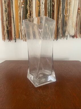 Elegant Clear Glass  heavy Vase unique design
